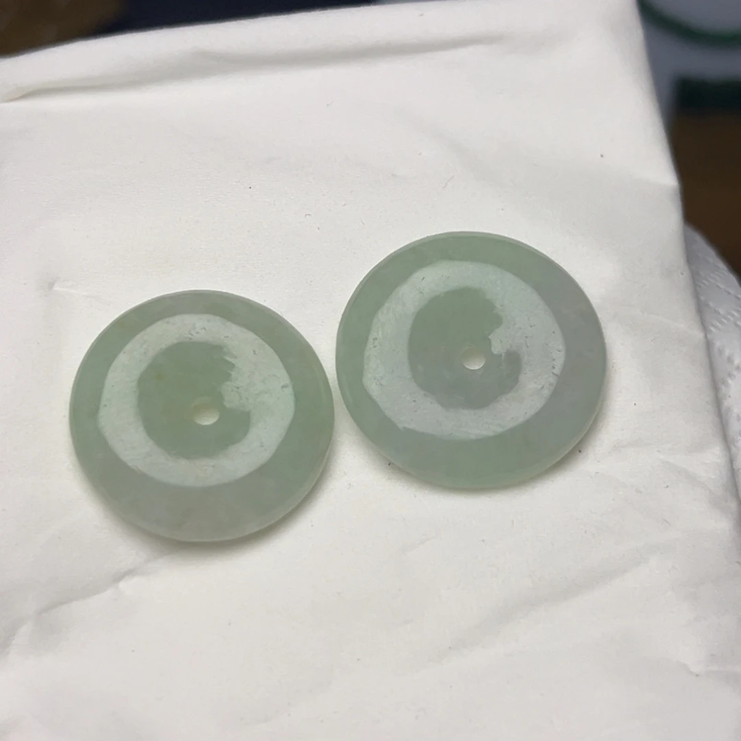 翡翠未镶嵌颈饰挂件