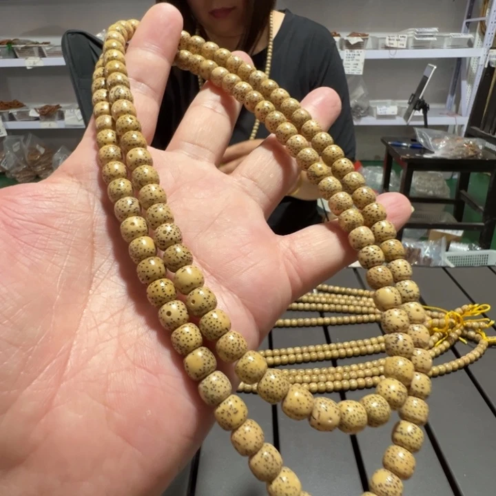 星月菩提手串鸡油黄8×7老型原生态