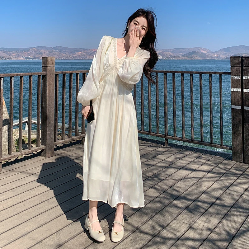 白色裙子法式长裙v领连衣裙夏季新款仙女裙收腰中长款气质大摆裙