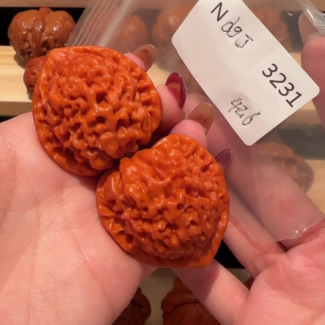 墨***空文玩核桃吊坠玉化官帽42精品