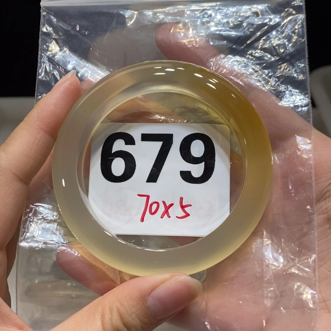 是****玛瑙/玉髓未镶嵌手镯