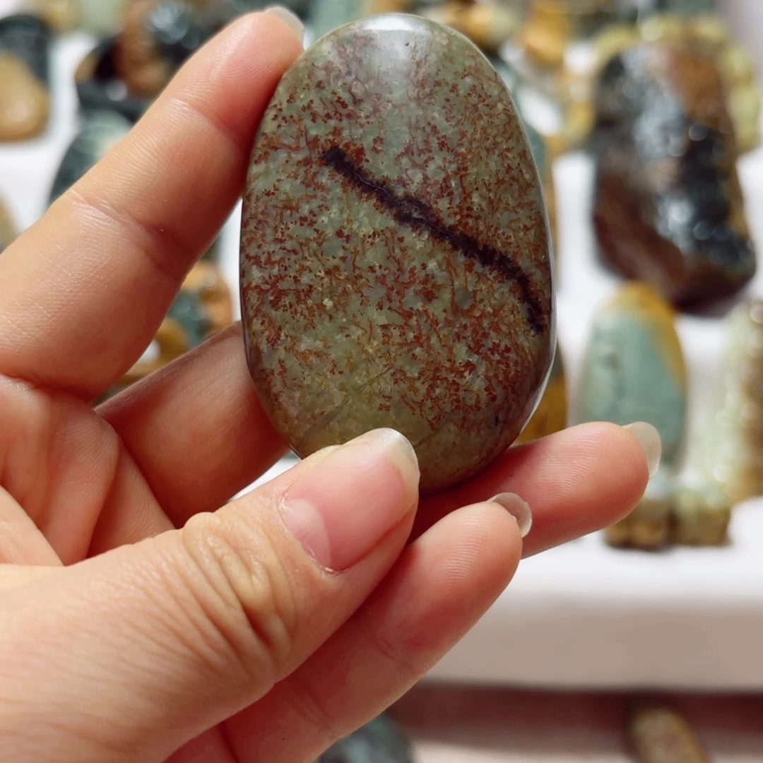 岫岩河磨玉（透闪石质玉）挂件未镶嵌杏*