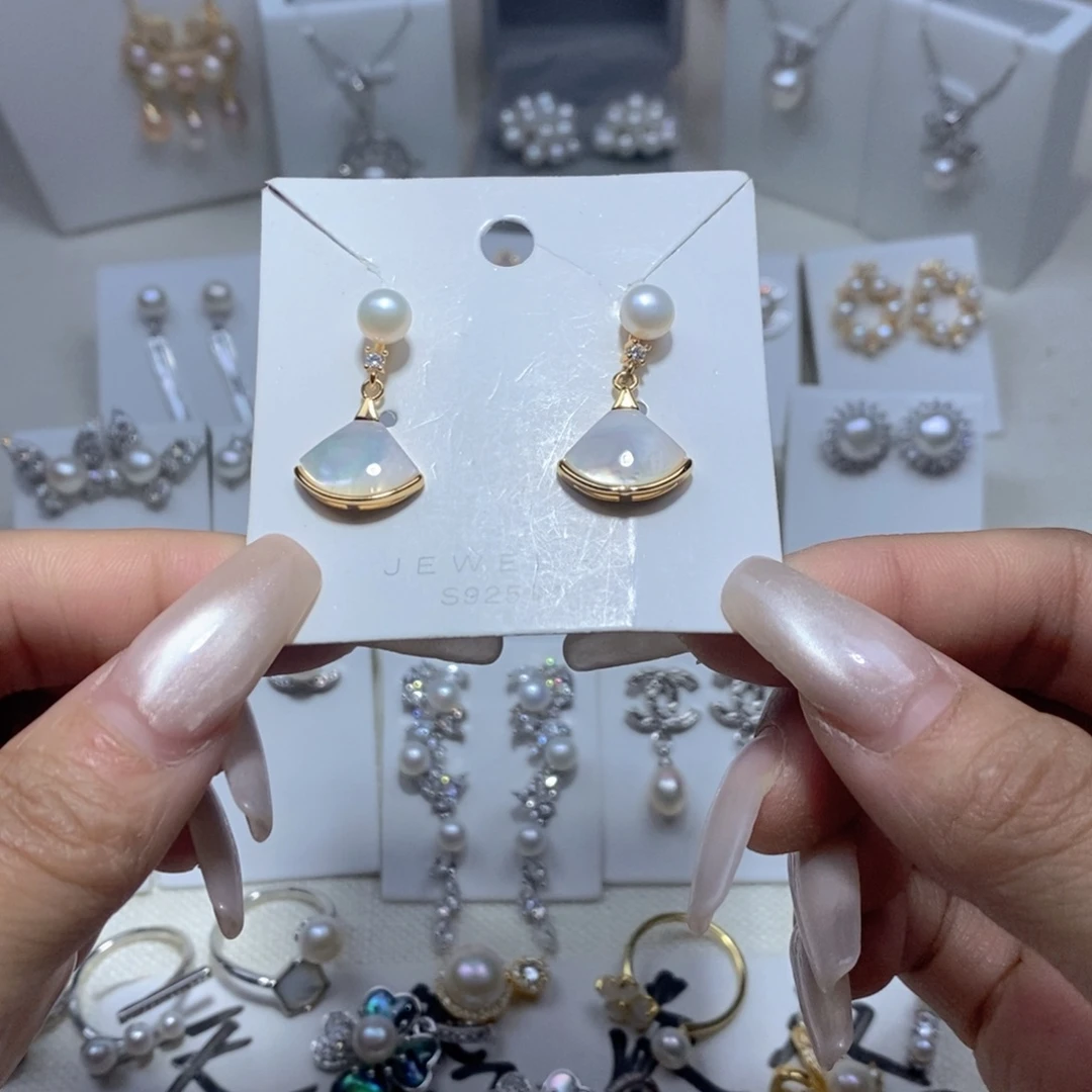 耳饰未镶嵌淡水珍珠