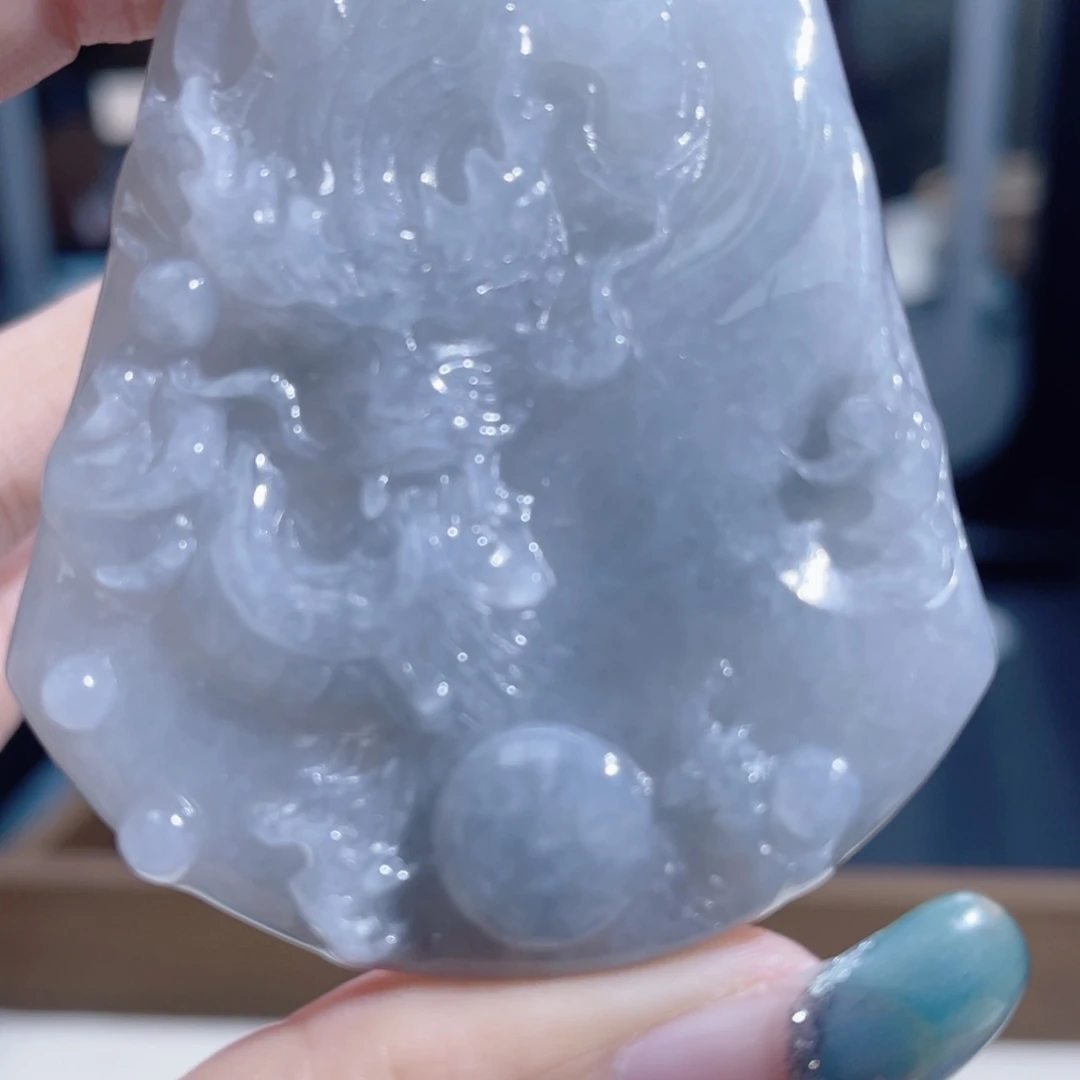 翡翠未镶嵌颈饰龙牌