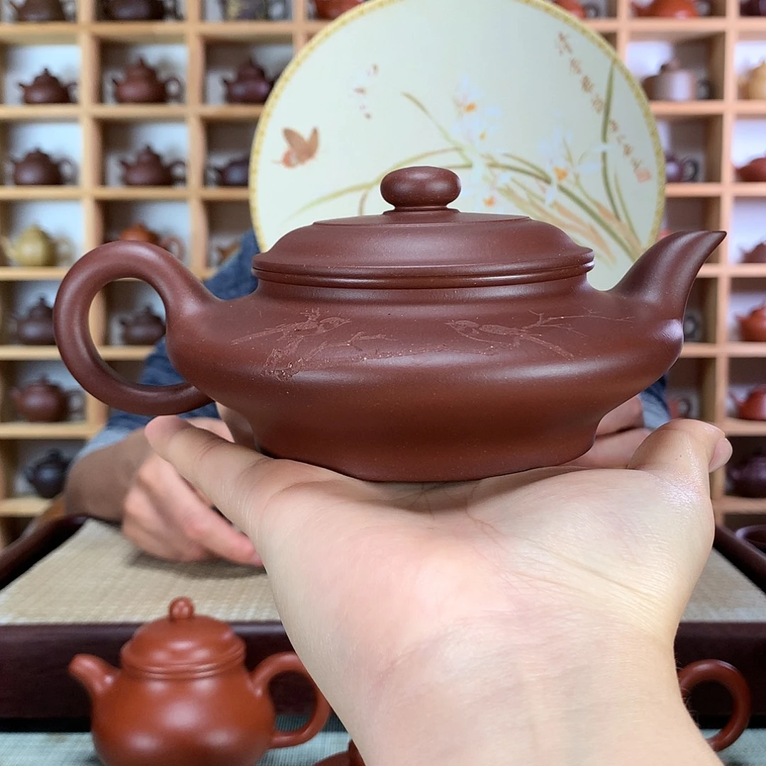 茶壶紫砂虚扁刻绘270cc紫泥