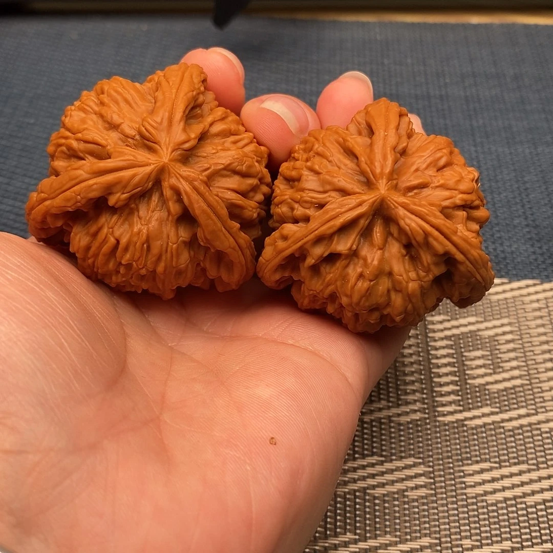 用***6文玩核桃吊坠三棱