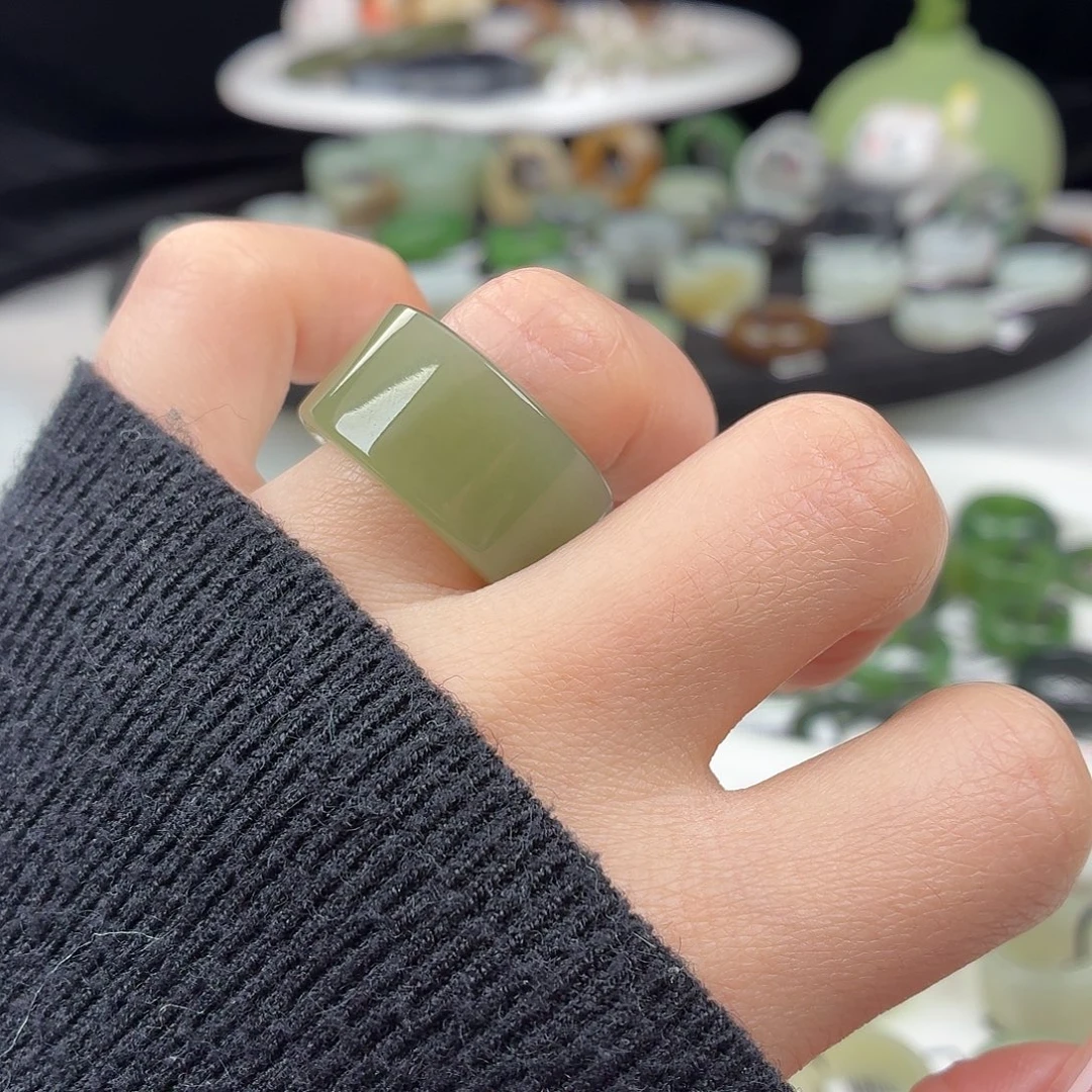 和田玉未镶嵌戒指S64果绿圆切17.4