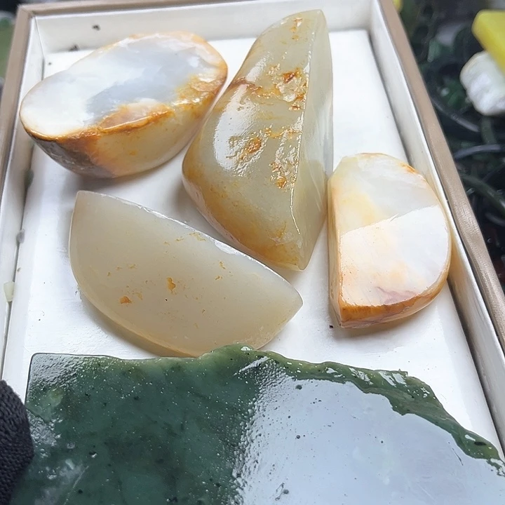 和田玉（糖玉）和田玉边角料9K金镶嵌夜****生