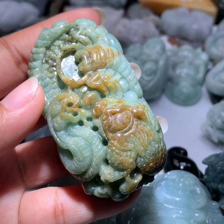 翡翠未镶嵌颈饰保真天然A货翡翠
