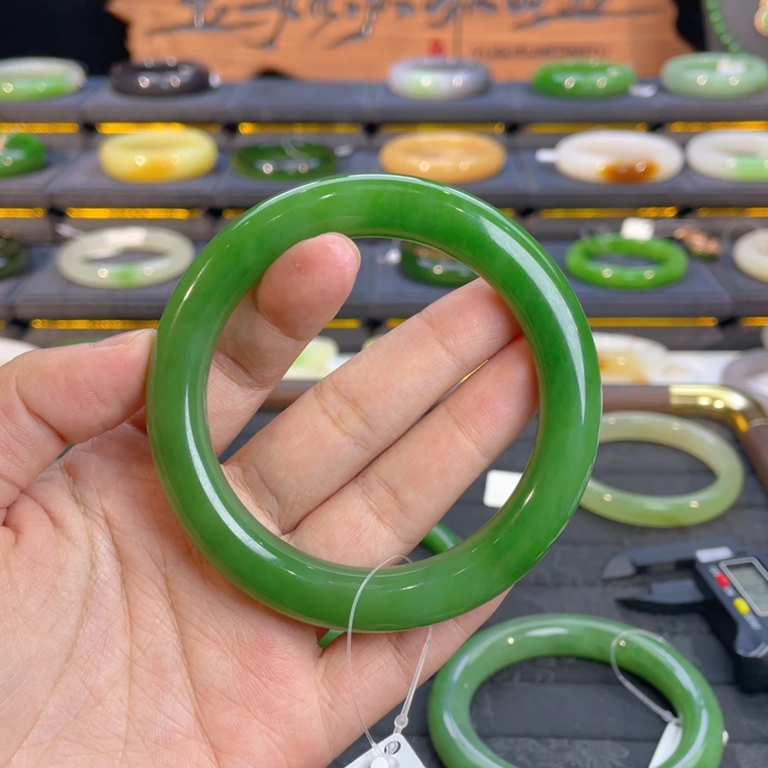 未镶嵌手镯和田玉袁***～