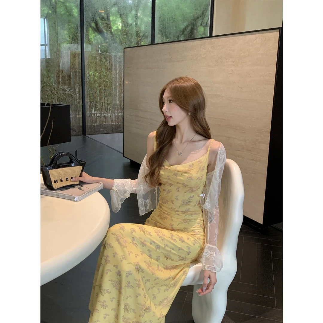 雏菊环境纯欲法式黄色碎花荡领吊带连衣裙女夏季长裙气质独特裙子
