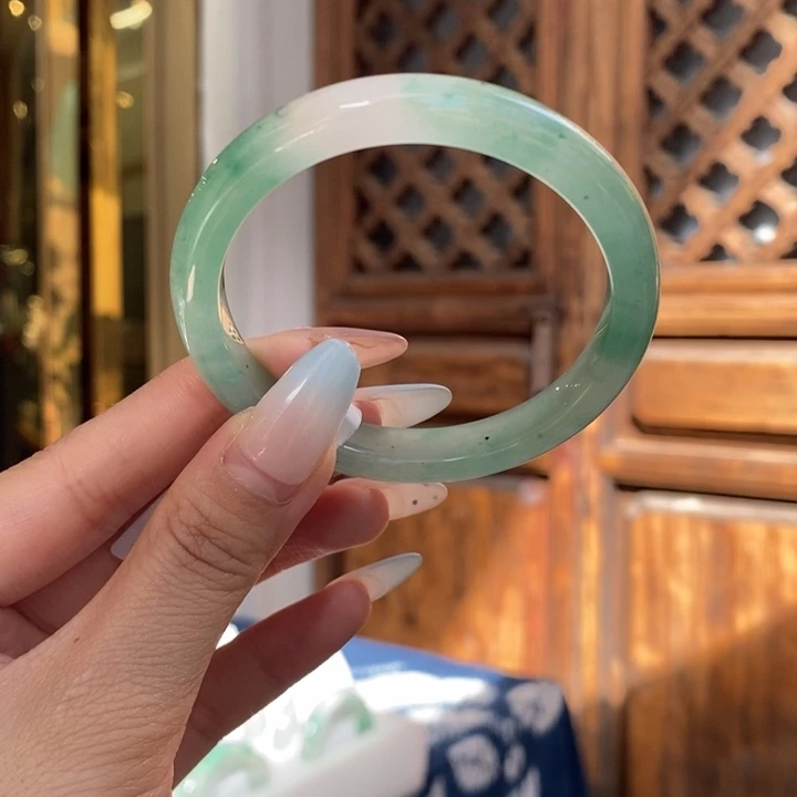 石英岩玉手镯未镶嵌