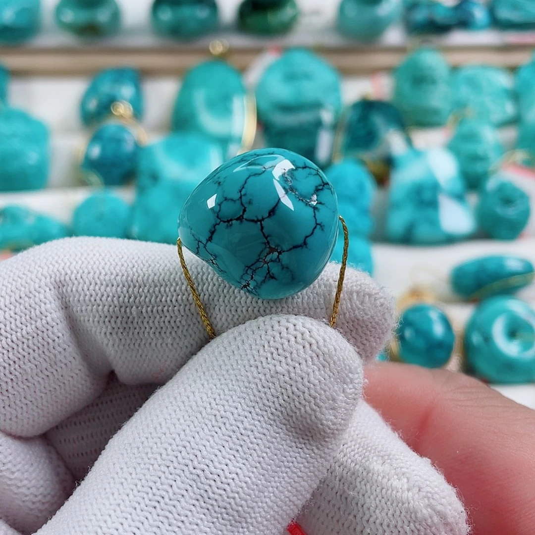 未镶嵌绿松石颈饰