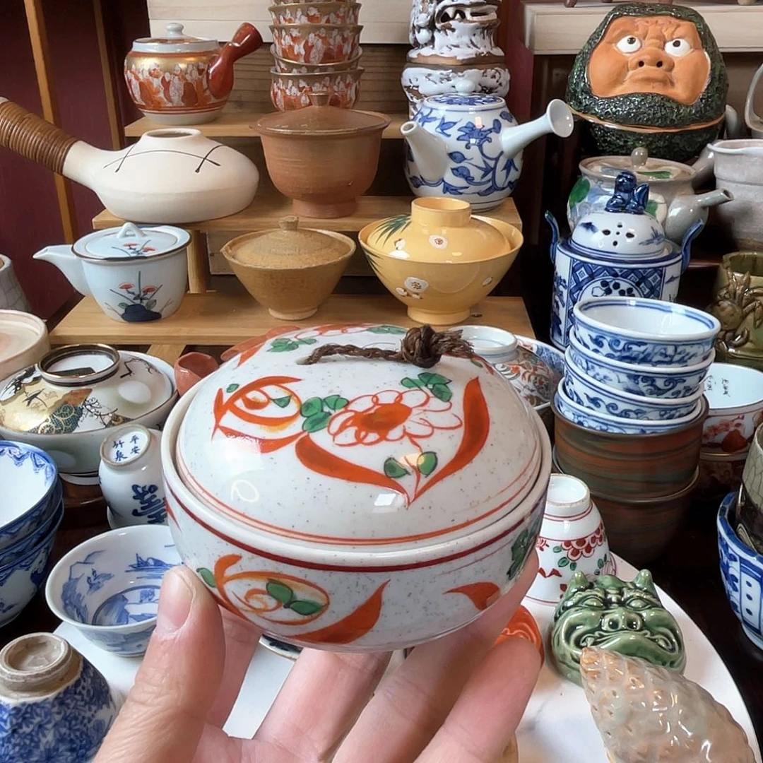 王*森一个好看的小罐子