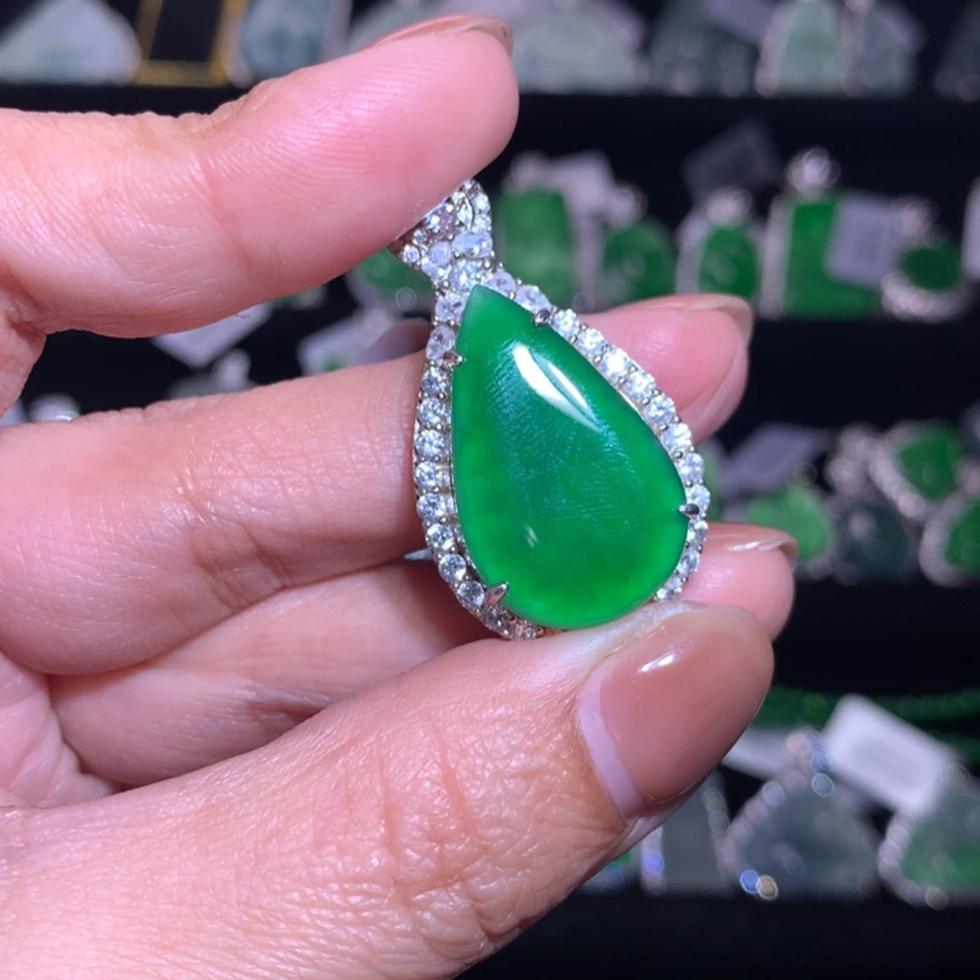 【闪购商品】颈饰银S925镶嵌翡翠