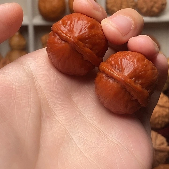 洺***瀚吊坠文玩核桃夜明珠。