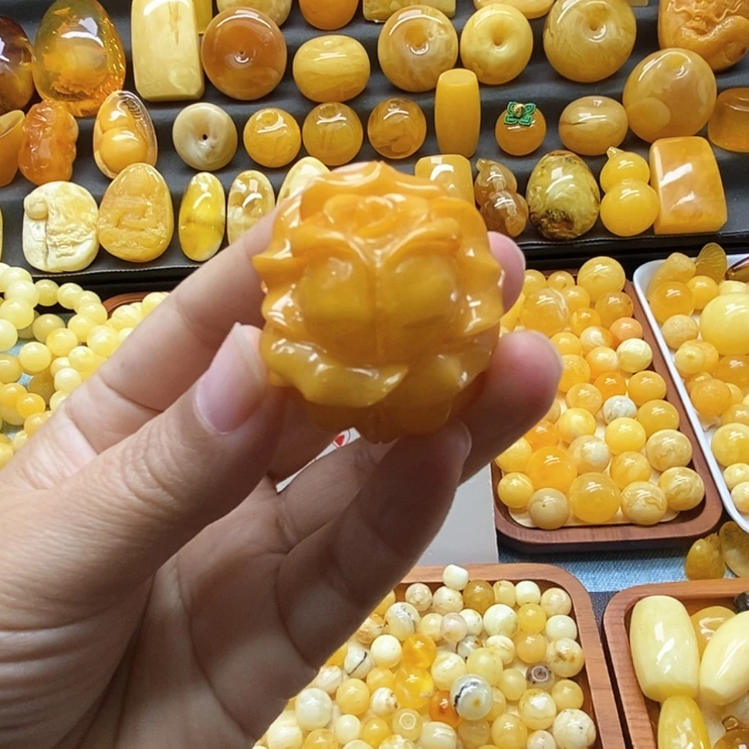 琥珀未镶嵌颈饰天然蜜蜡