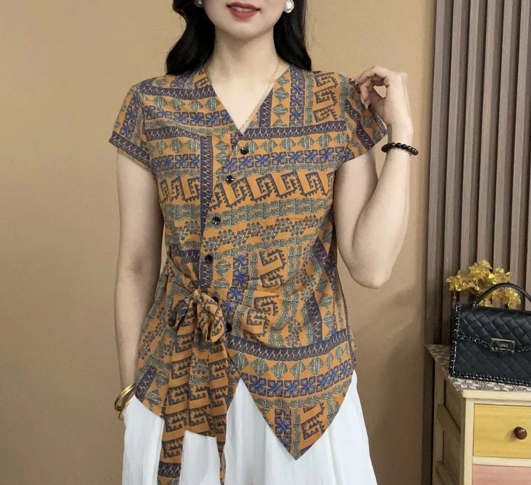 2025夏季新款时尚不规则洋气短袖气质百搭V领显瘦开衫扣上衣25711