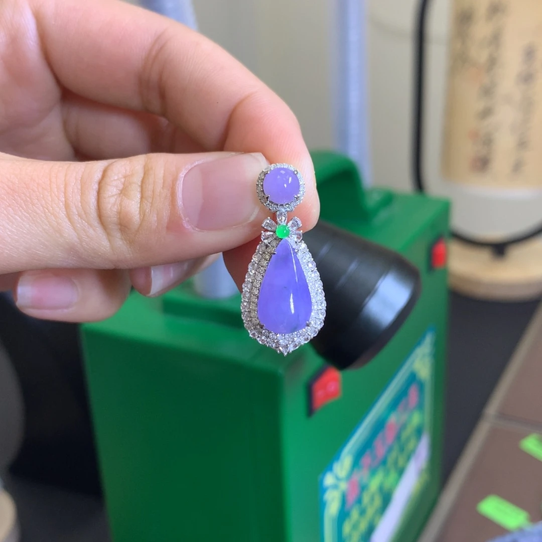 翡翠颈饰18K金镶嵌翡翠