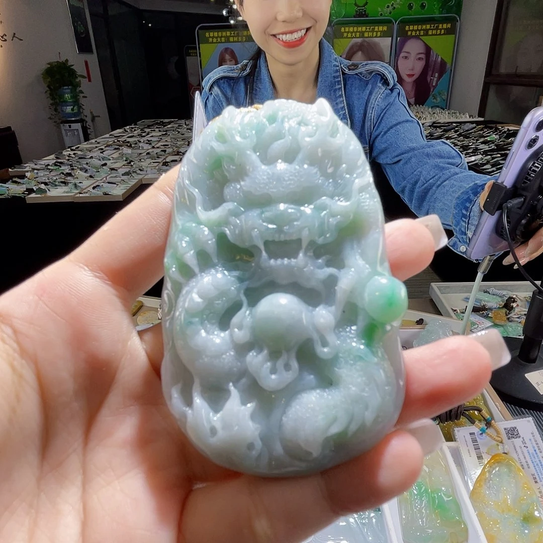 颈饰未镶嵌翡翠一个