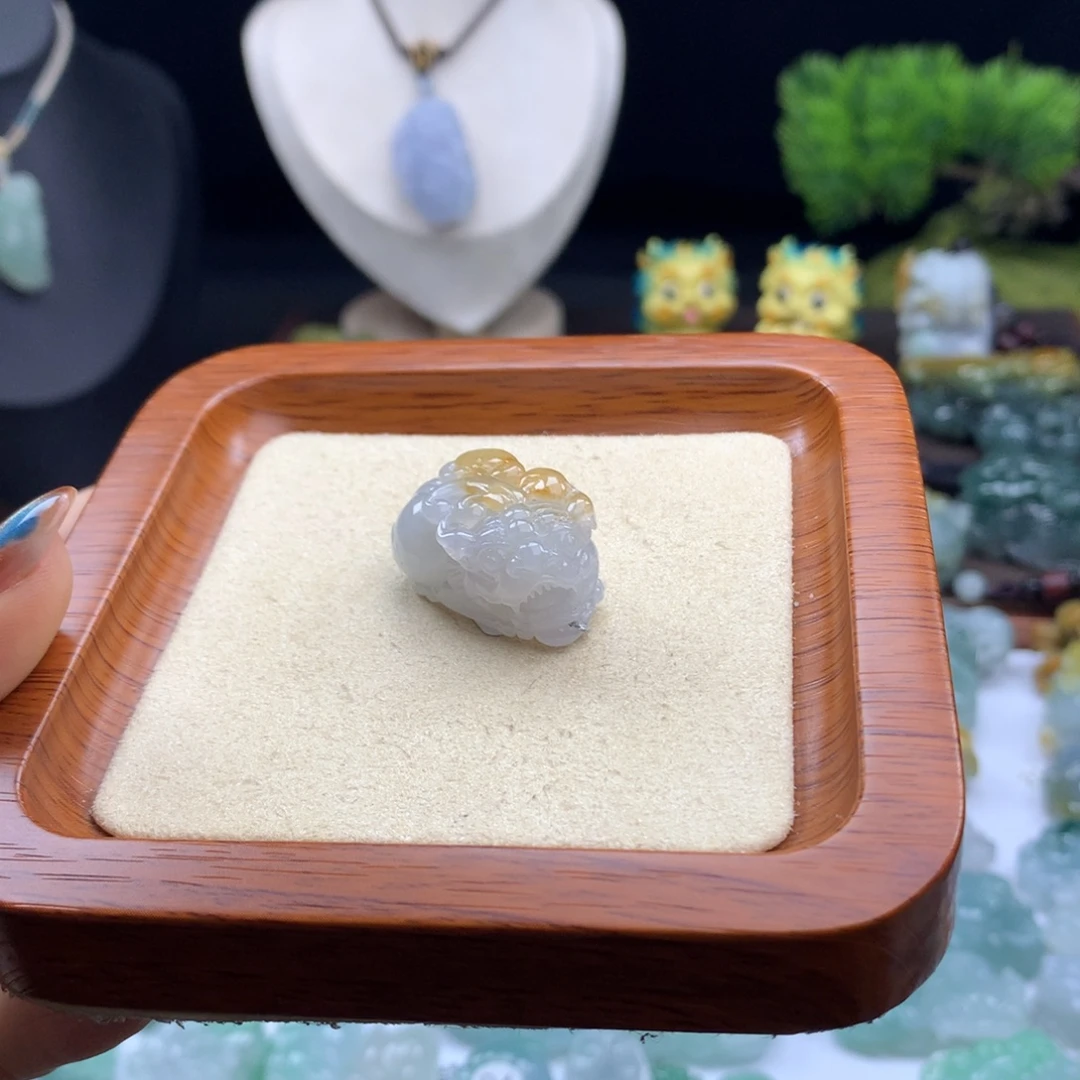 翡翠未镶嵌颈饰24