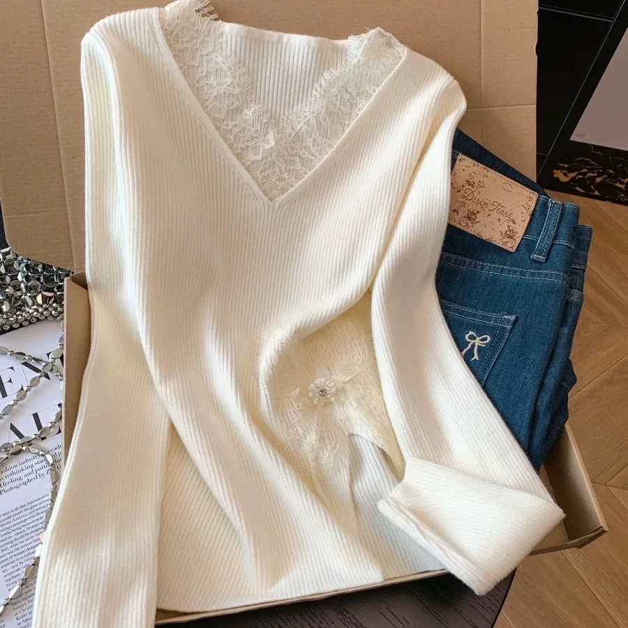 1638温柔风镂空蕾丝拼接V领秋冬新款纯欲修身显瘦长袖打底衫