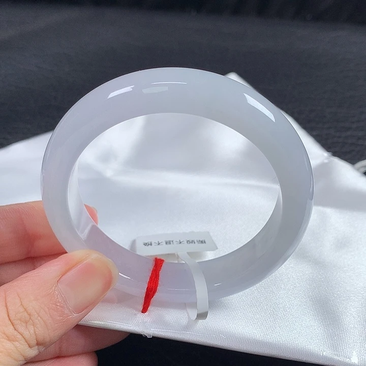 翡翠未镶嵌手镯