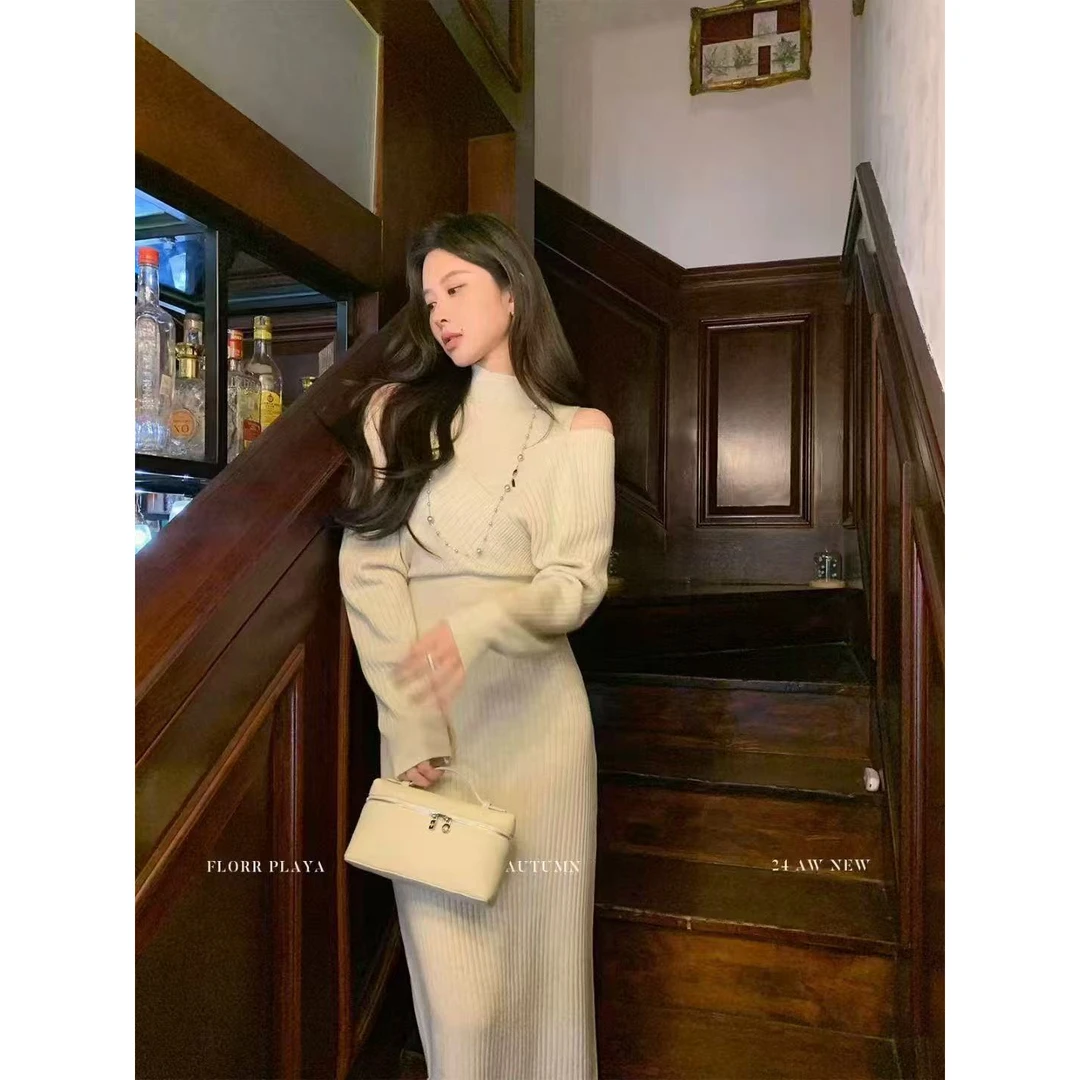 理想欧尼气质收腰针织连衣裙女秋冬设计感露肩假两件长裙