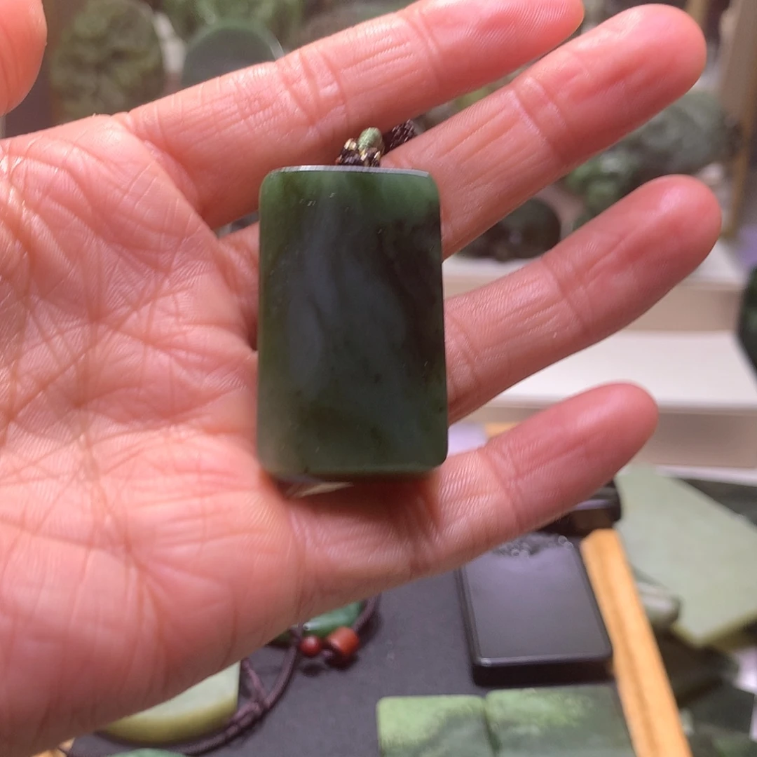 和田玉（糖玉）未镶嵌颈饰凤**仪