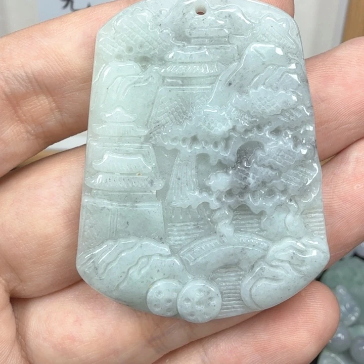 翡翠挂件未镶嵌翡翠