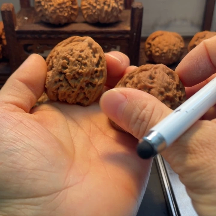 文玩核桃把件美***鸭南将天残