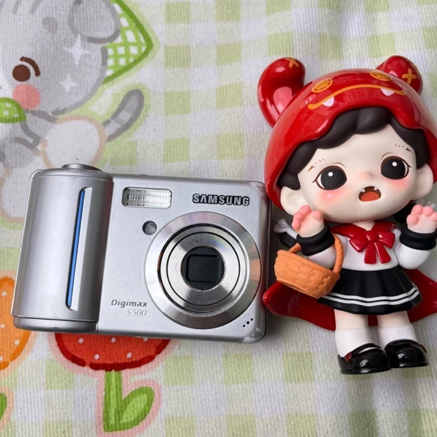 9新  三星s500 500w像素 网红款 成色如图 自备五号电池