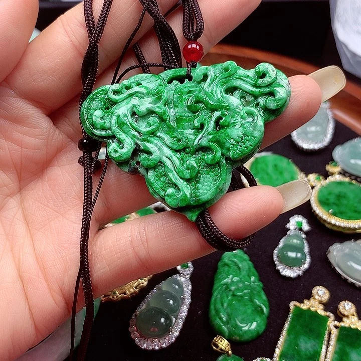 颈饰未镶嵌翡翠翡翠