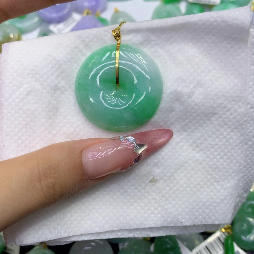 颈饰18K金镶嵌翡翠1111111111111