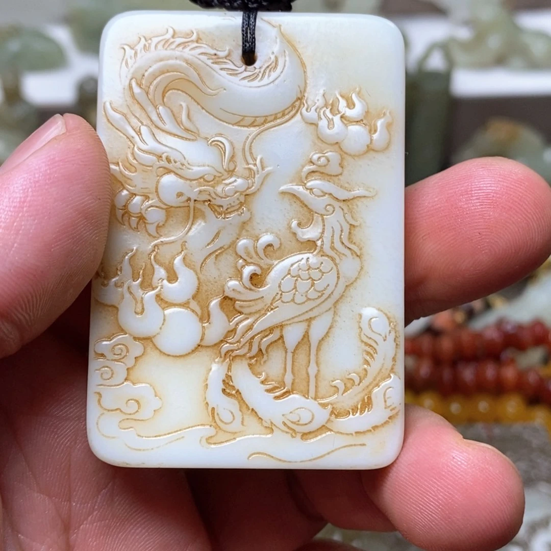 和田玉颈饰未镶嵌李****班