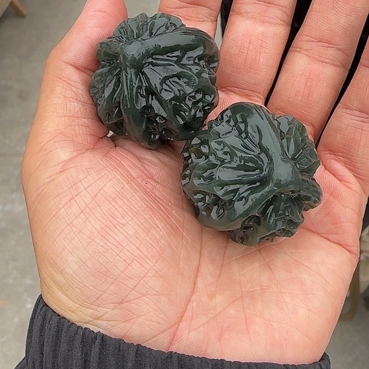 木****和田玉未镶嵌颈饰