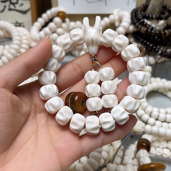 香榧木鹿角1.4百香微瑕顶珠鹿头