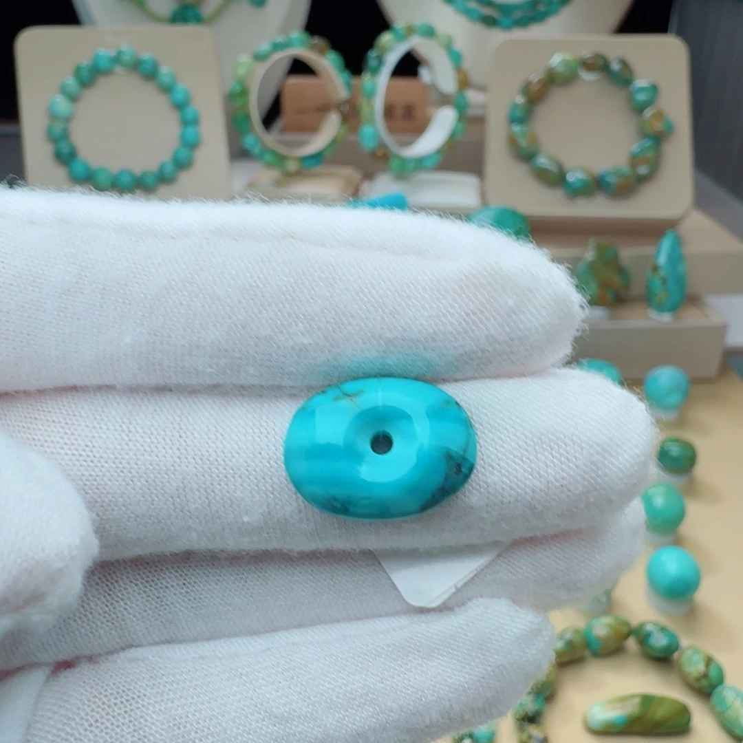 绿松石未镶嵌颈饰