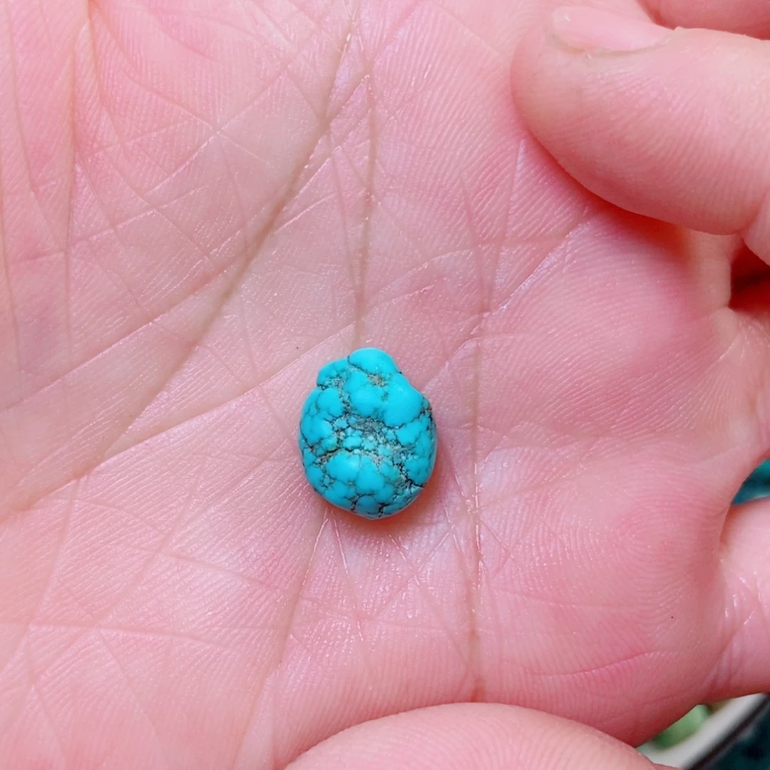 金***一绿松石未镶嵌挂件