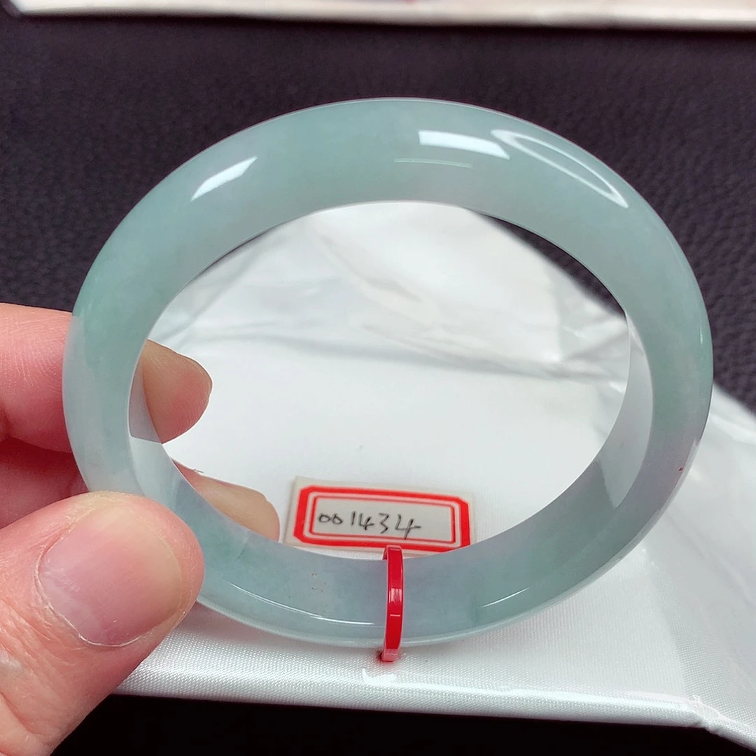 未镶嵌手镯翡翠天然翡翠手镯