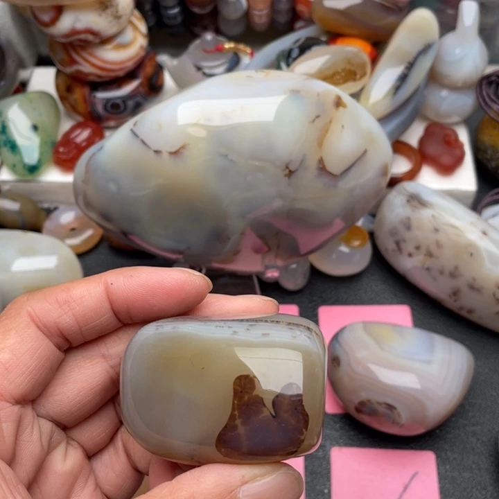 对***歌玛瑙/玉髓未镶嵌玉髓马达加斯加玉髓玛瑙