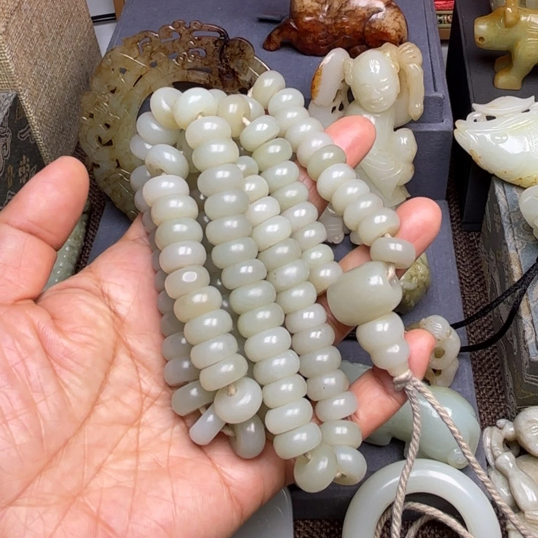 和田玉（糖玉）挂件未镶嵌塞*