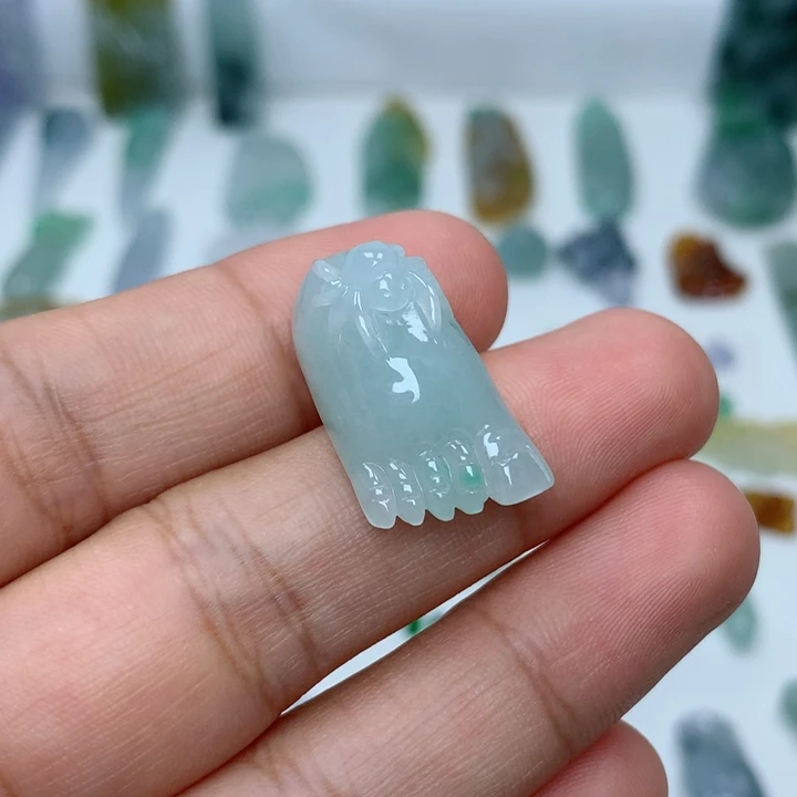 吊坠(不含链)未镶嵌翡翠