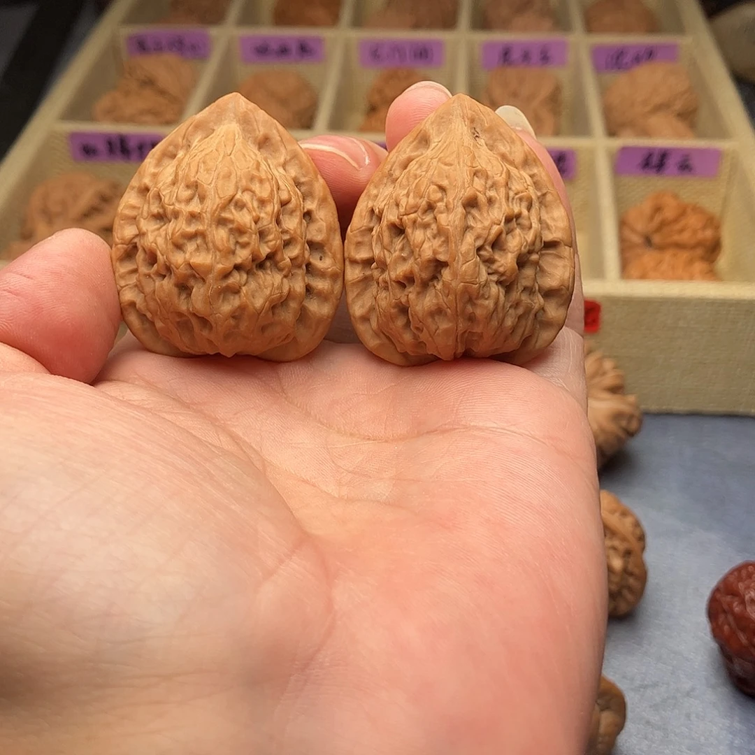 文玩核桃把件野生紫荆关玉鸡36（