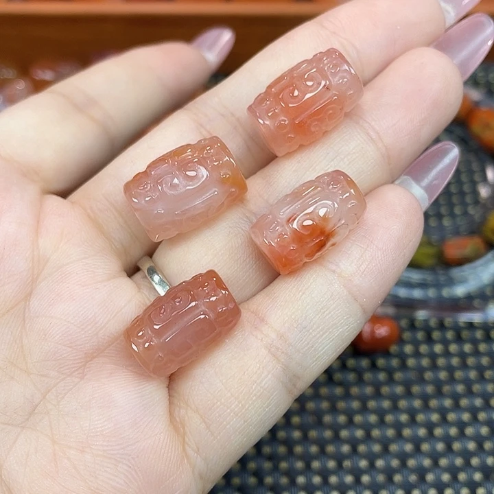 南红玛瑙未镶嵌颈饰桶珠