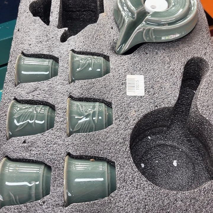 孤品茶具套装等。