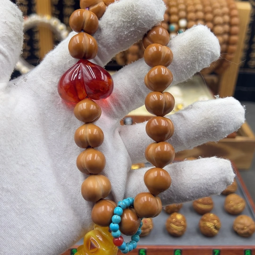 猴头核桃吊坠屁桃