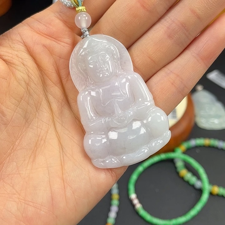 翡翠未镶嵌颈饰观音