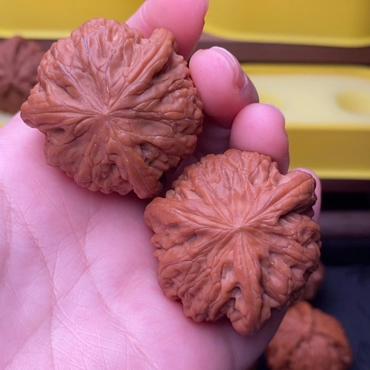 文玩核桃吊坠铁锤