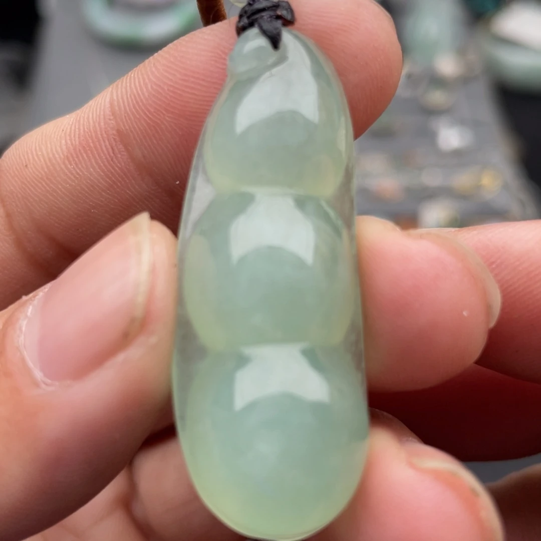 翡翠未镶嵌颈饰吊坠